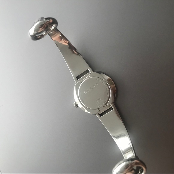 *SOLD* Authentic Gucci Silver Watch - Picture 4 of 9